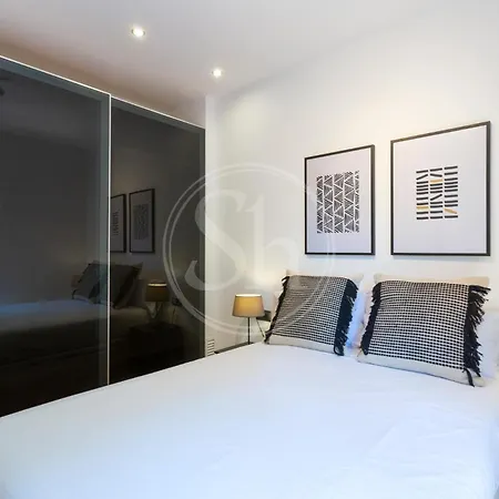 Elegant For 6 Beside Sagrada Familia Apartment *