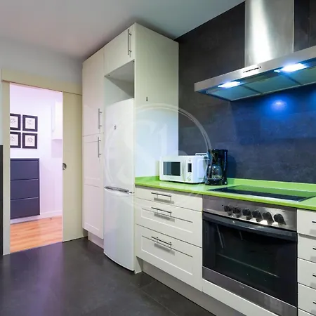 Apartment Elegant For 6 Beside Sagrada Familia
