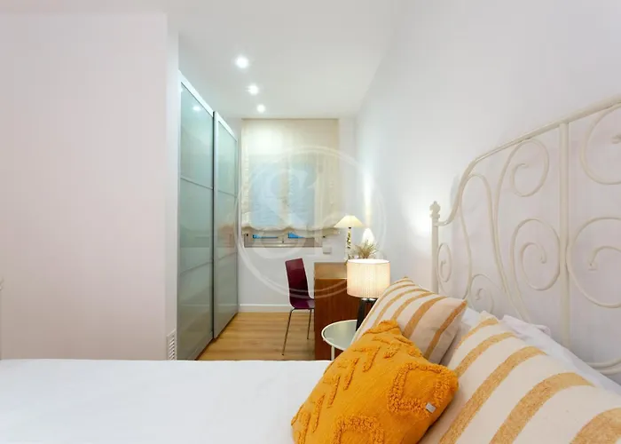 Elegant For 6 Beside Sagrada Familia * Barcelona