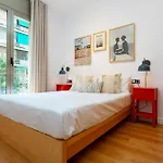 Elegant For 6 Beside Sagrada Familia * Barcelona